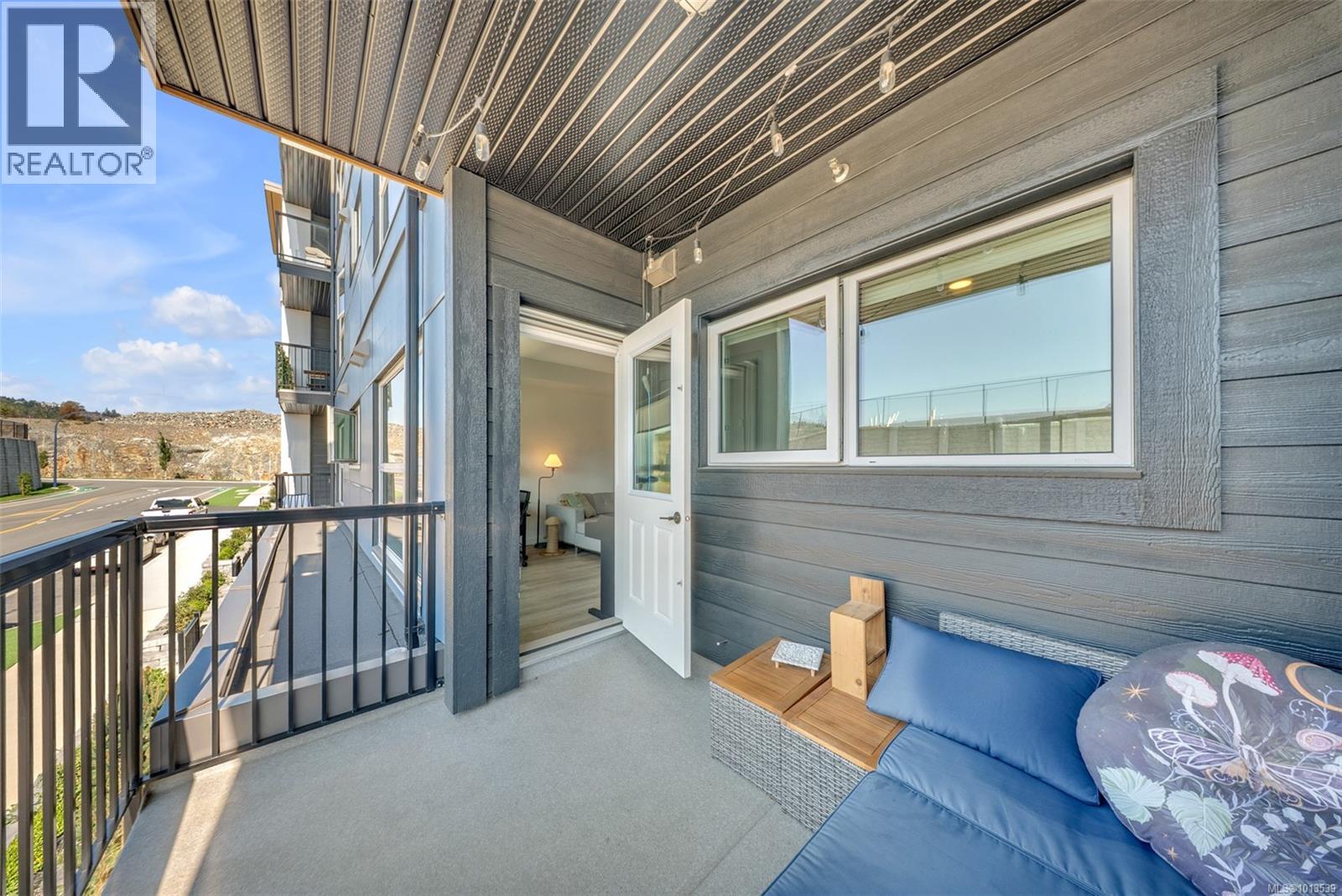 203 2465 Gateway Rd, Langford