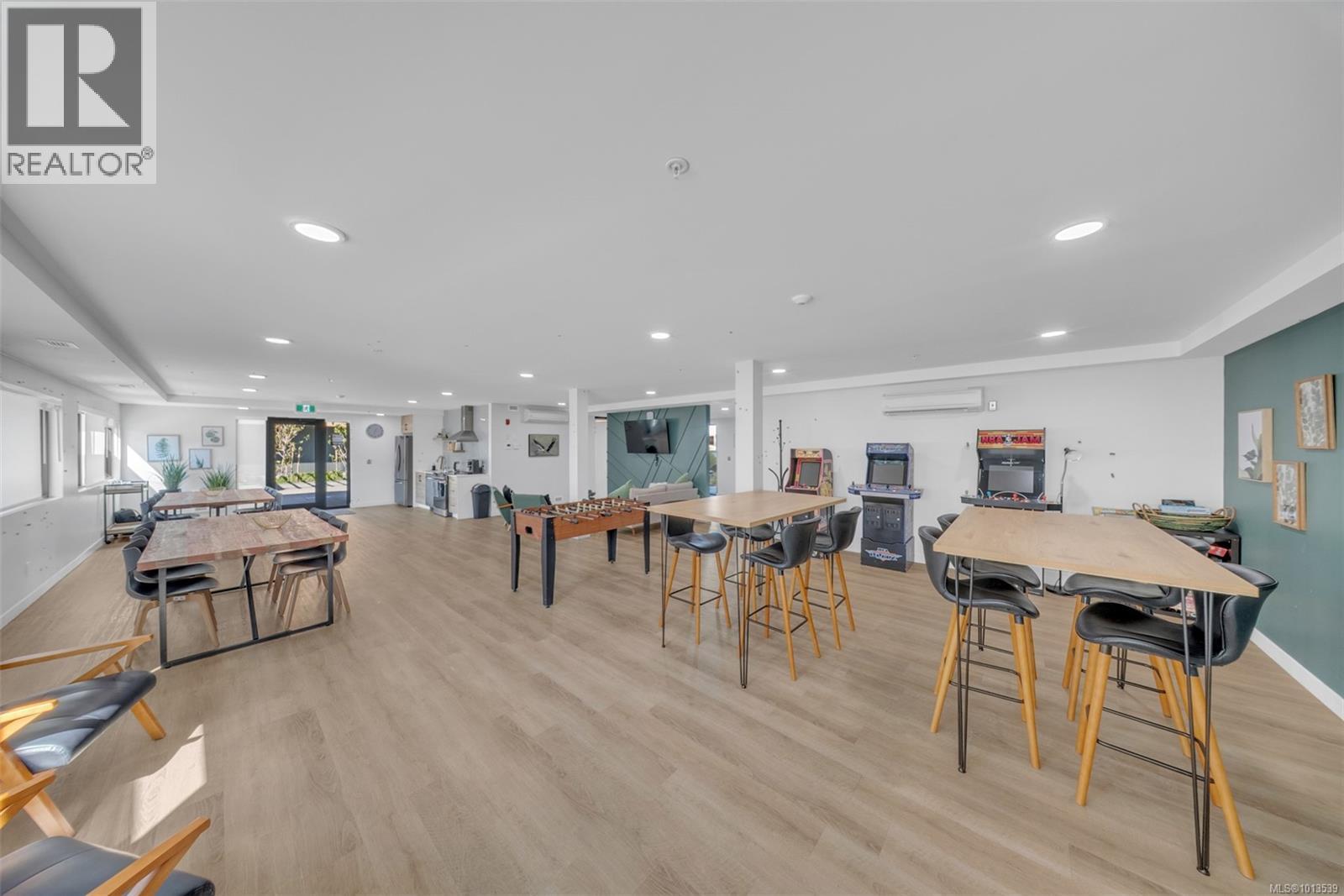 203 2465 Gateway Rd, Langford