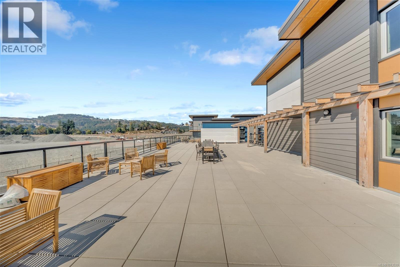 203 2465 Gateway Rd, Langford