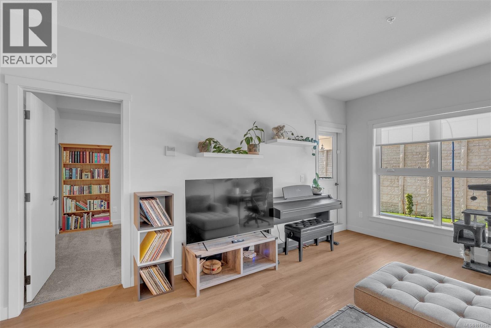 203 2465 Gateway Rd, Langford