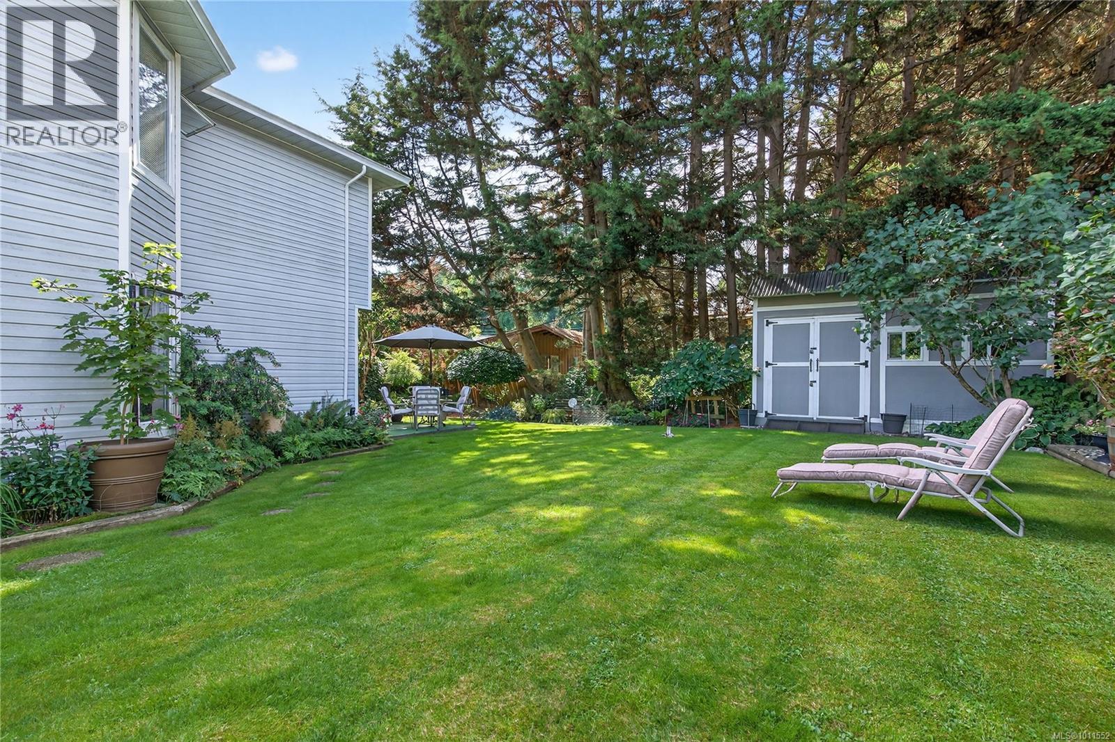 2852 Santana Dr, Langford