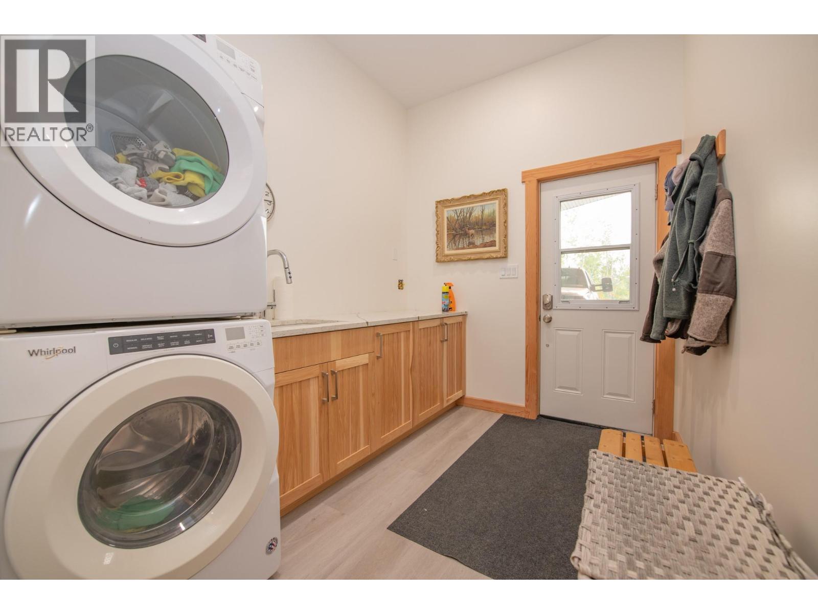 7500 Lonneke Trail, Anglemont