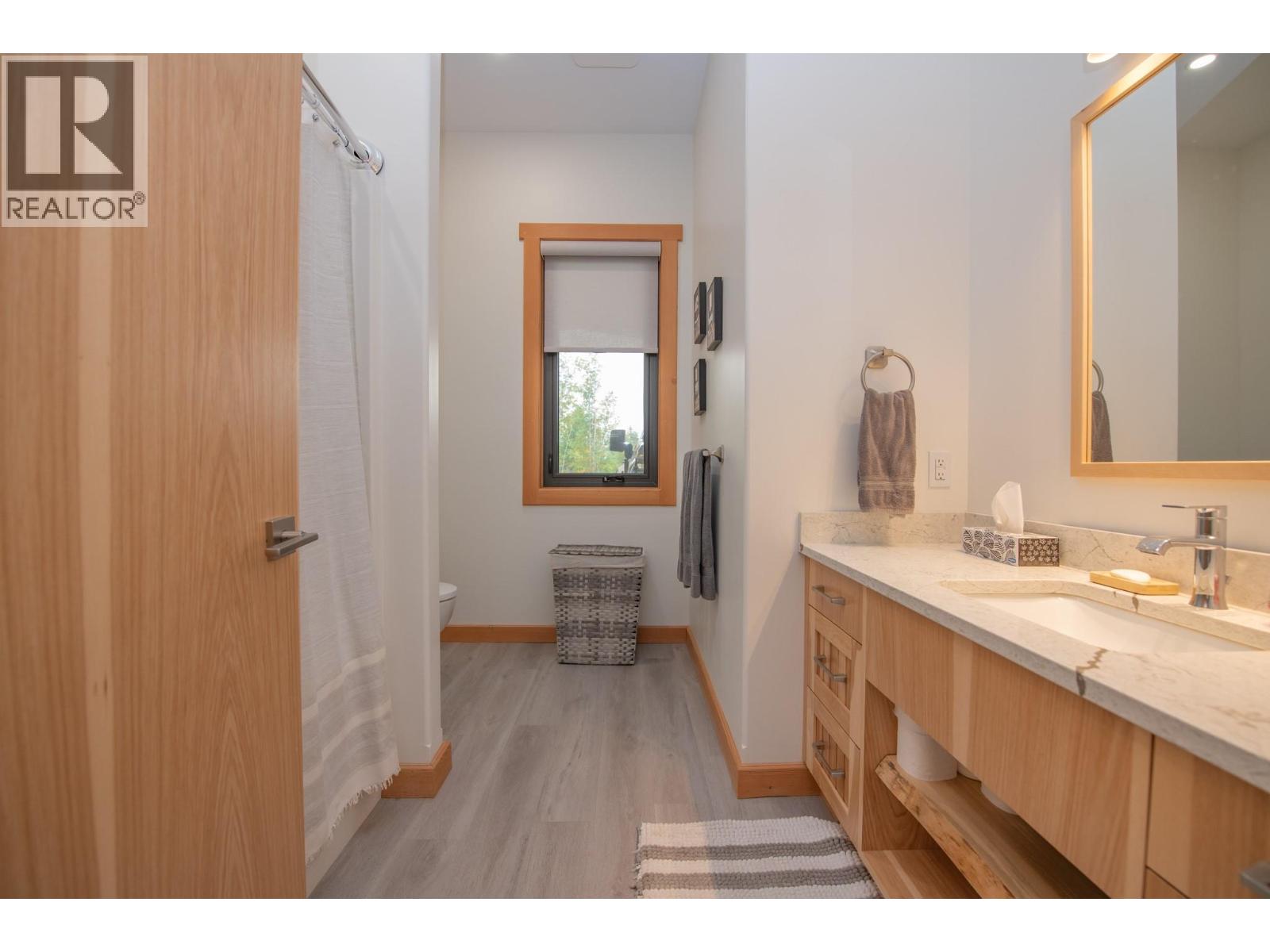 7500 Lonneke Trail, Anglemont