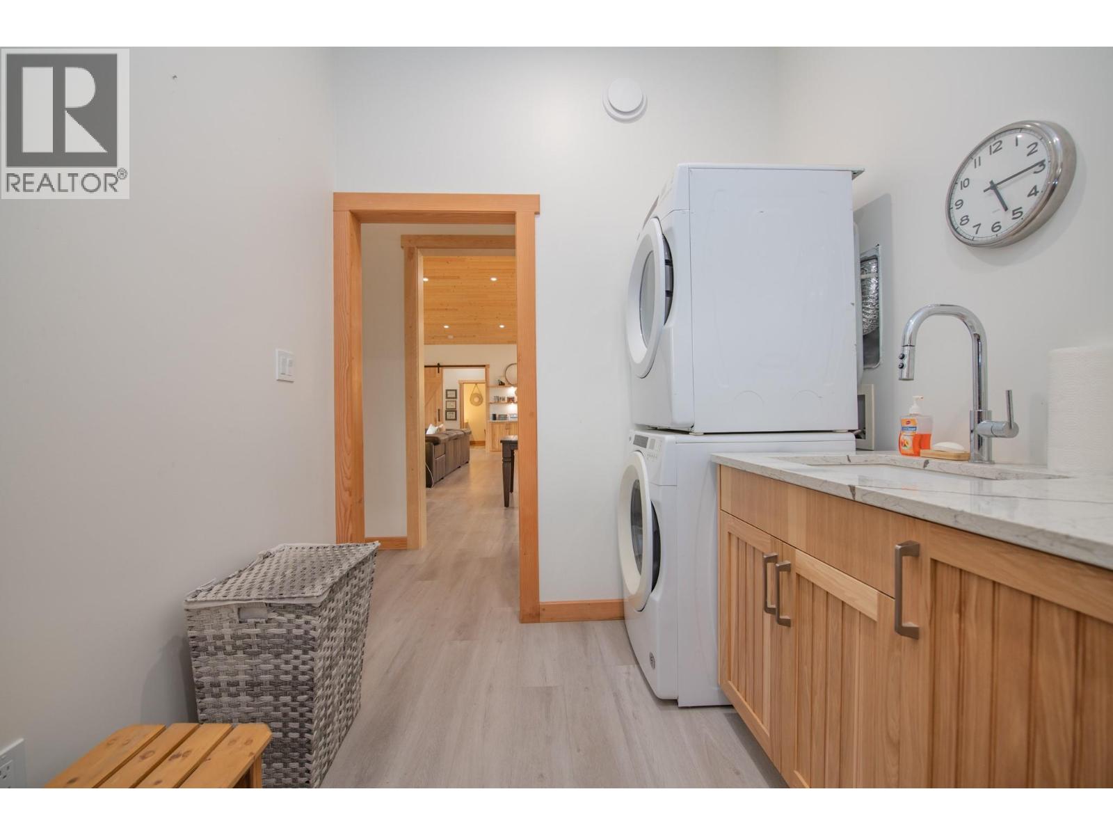 7500 Lonneke Trail, Anglemont