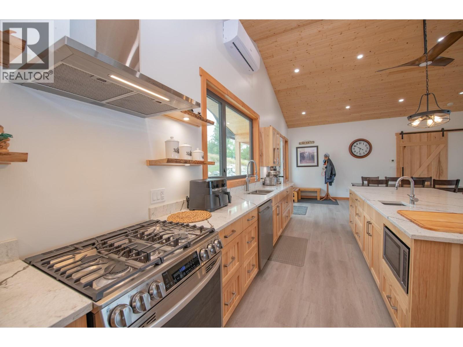 7500 Lonneke Trail, Anglemont