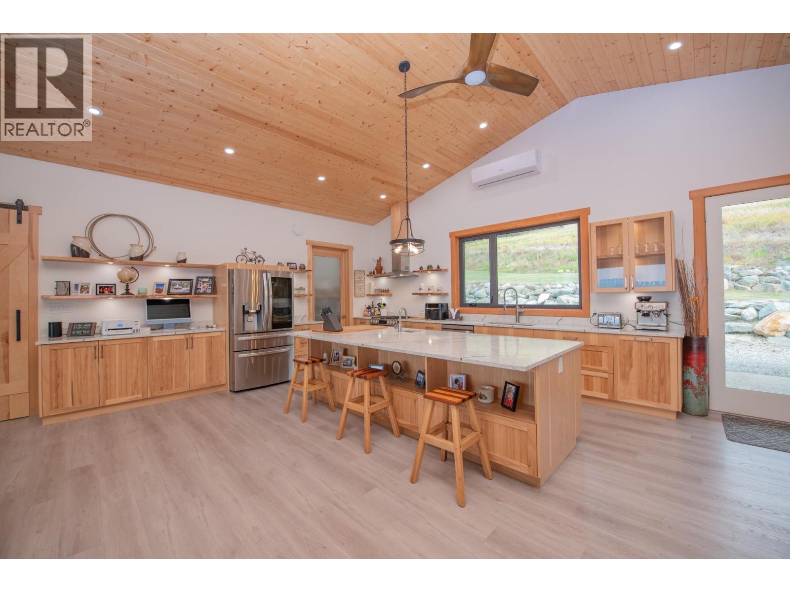 7500 Lonneke Trail, Anglemont