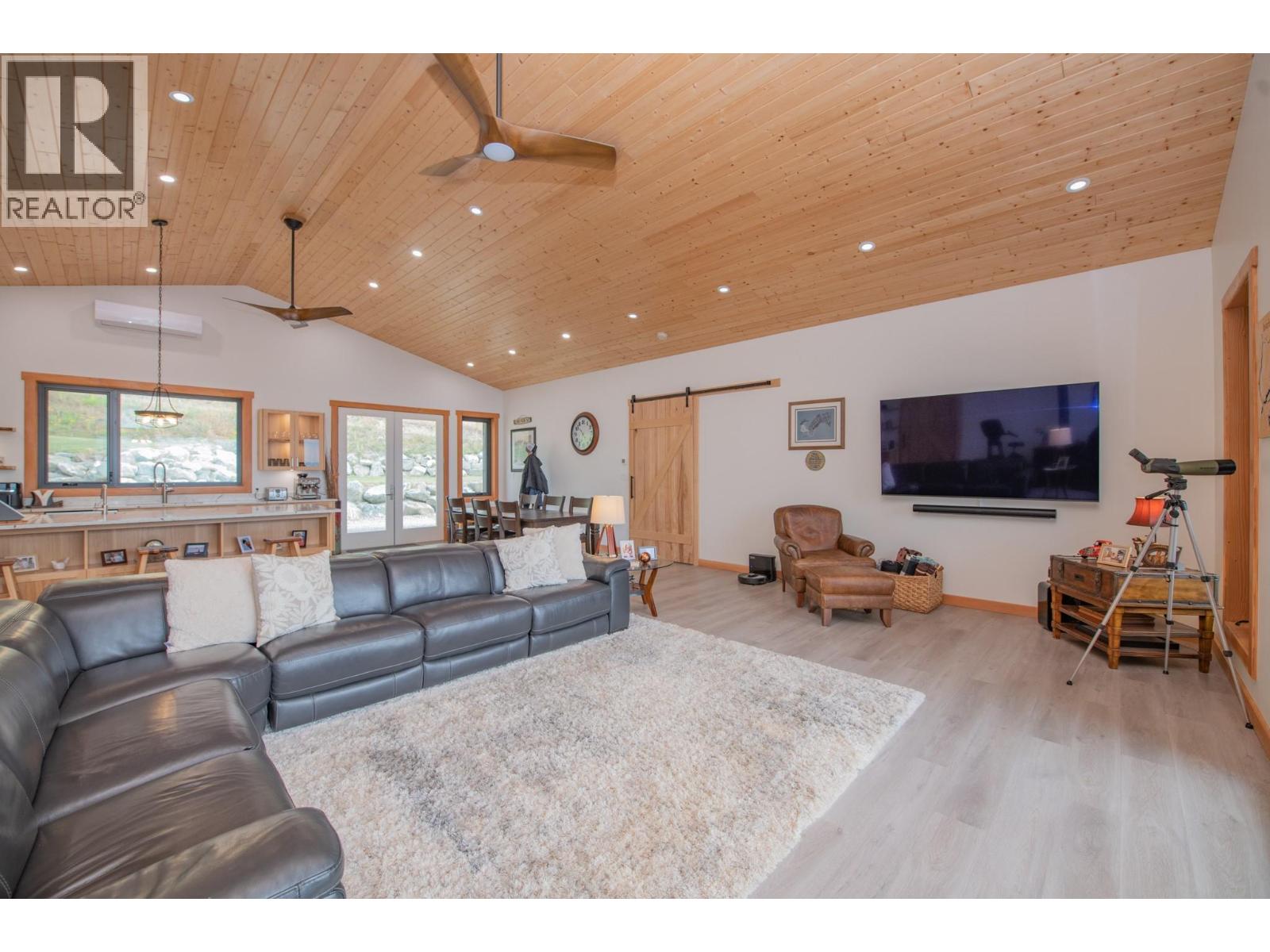 7500 Lonneke Trail, Anglemont