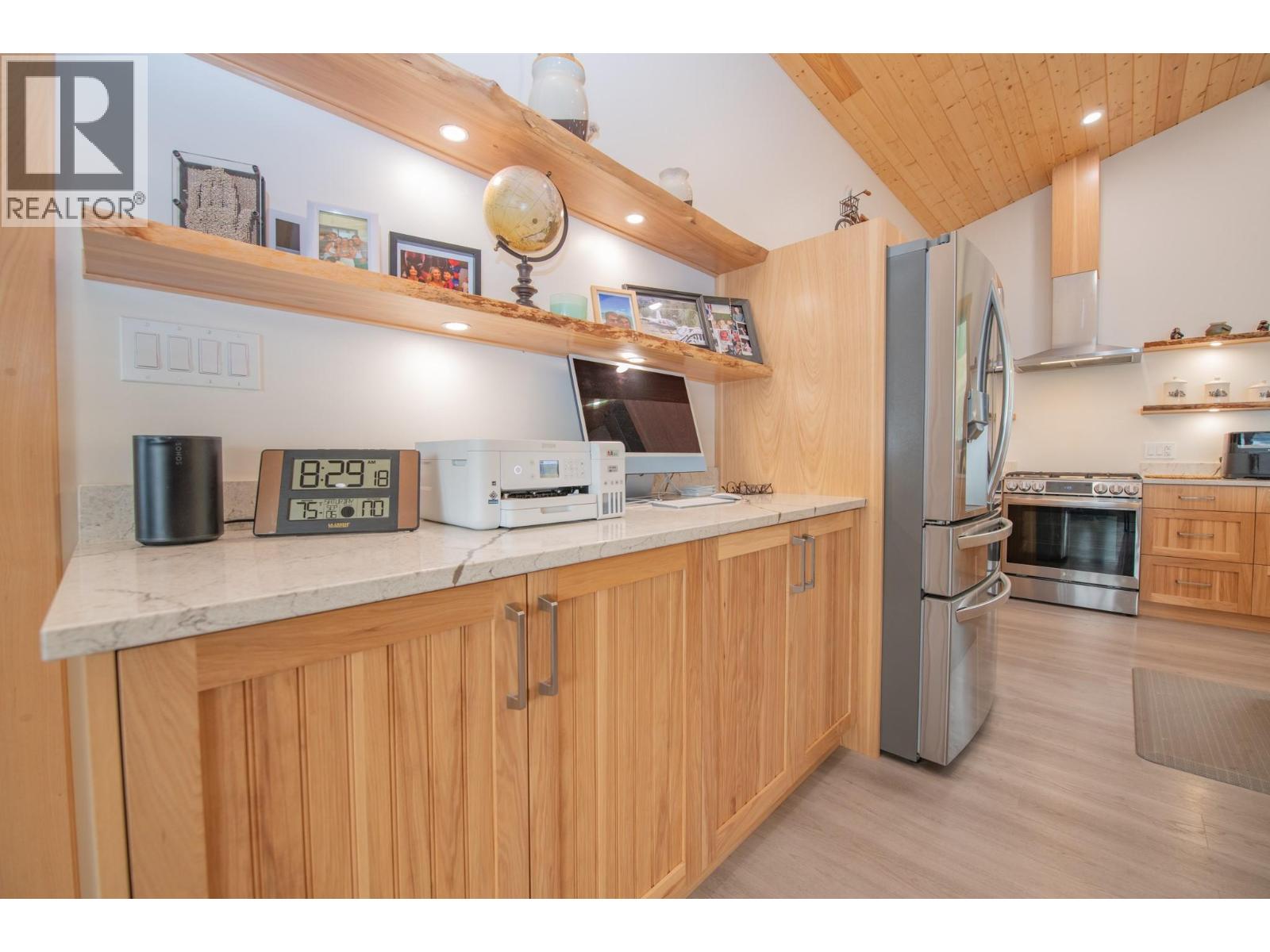 7500 Lonneke Trail, Anglemont