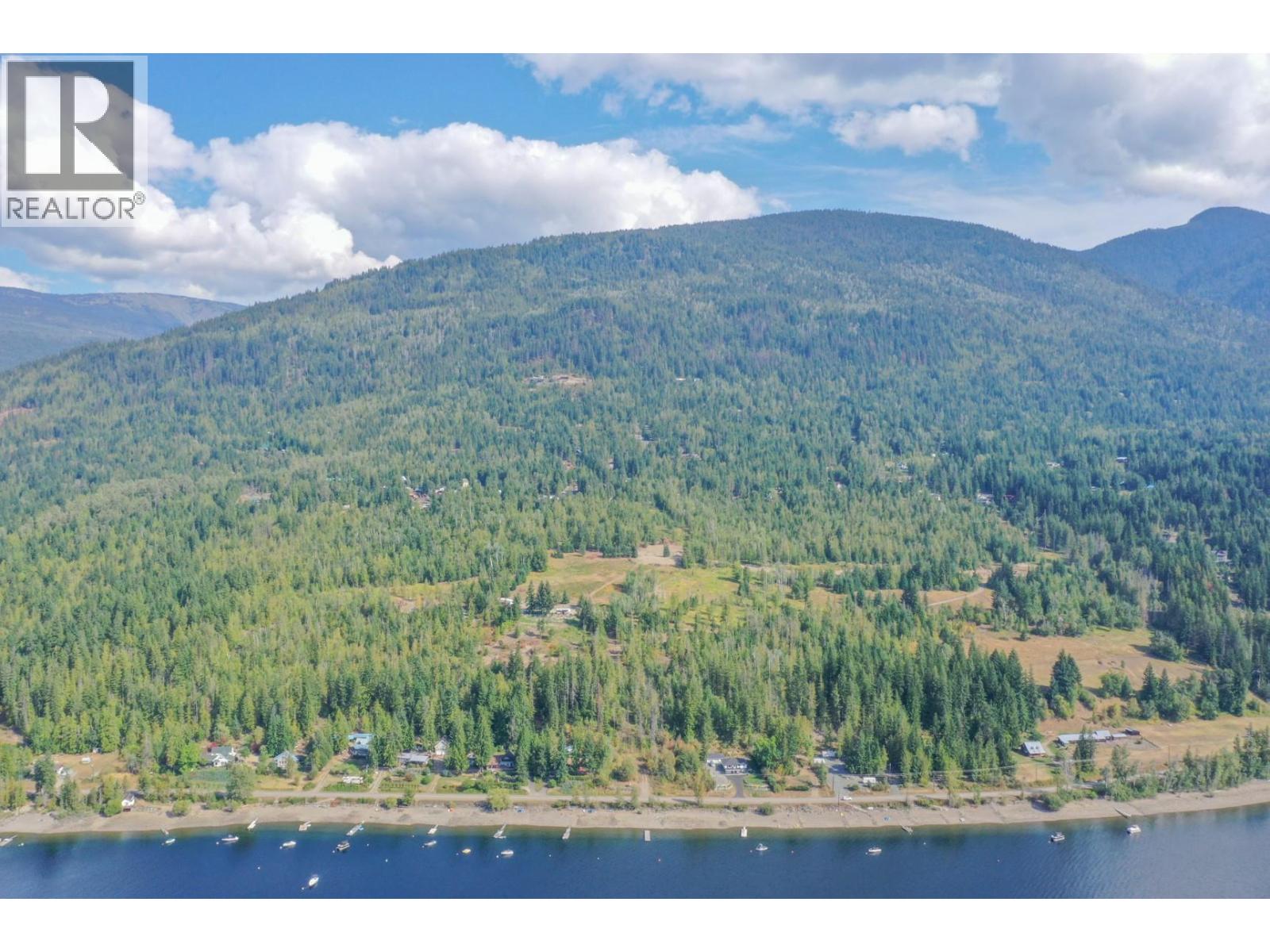 7500 Lonneke Trail, Anglemont