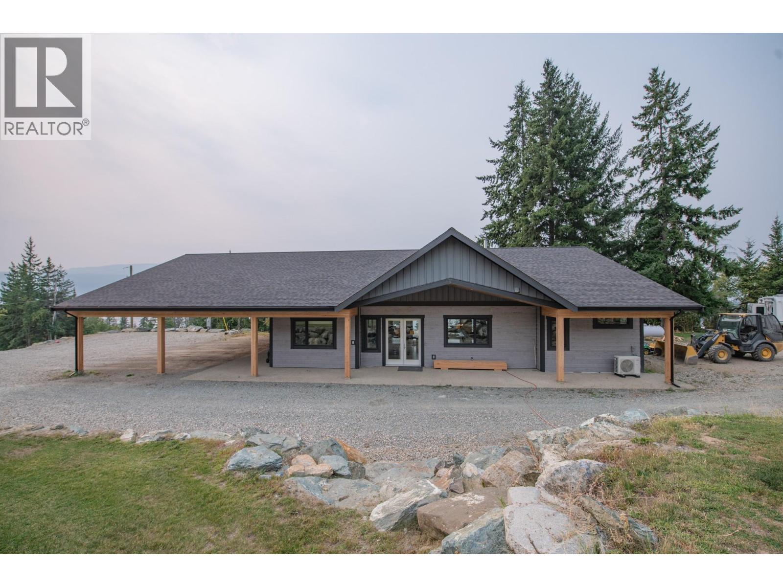 7500 Lonneke Trail, Anglemont