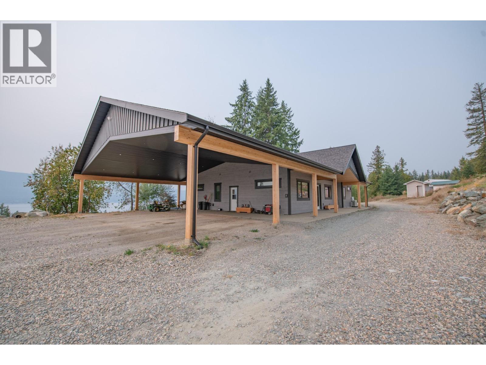 7500 Lonneke Trail, Anglemont