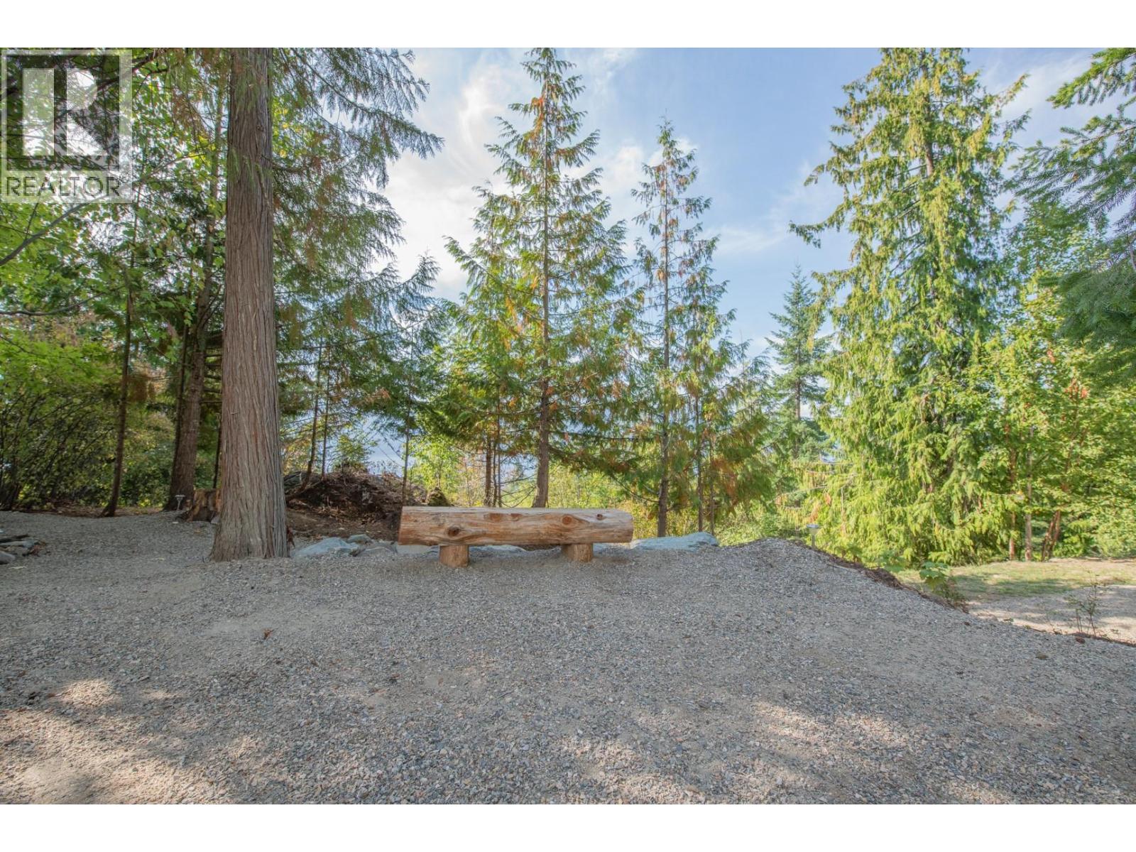 7500 Lonneke Trail, Anglemont