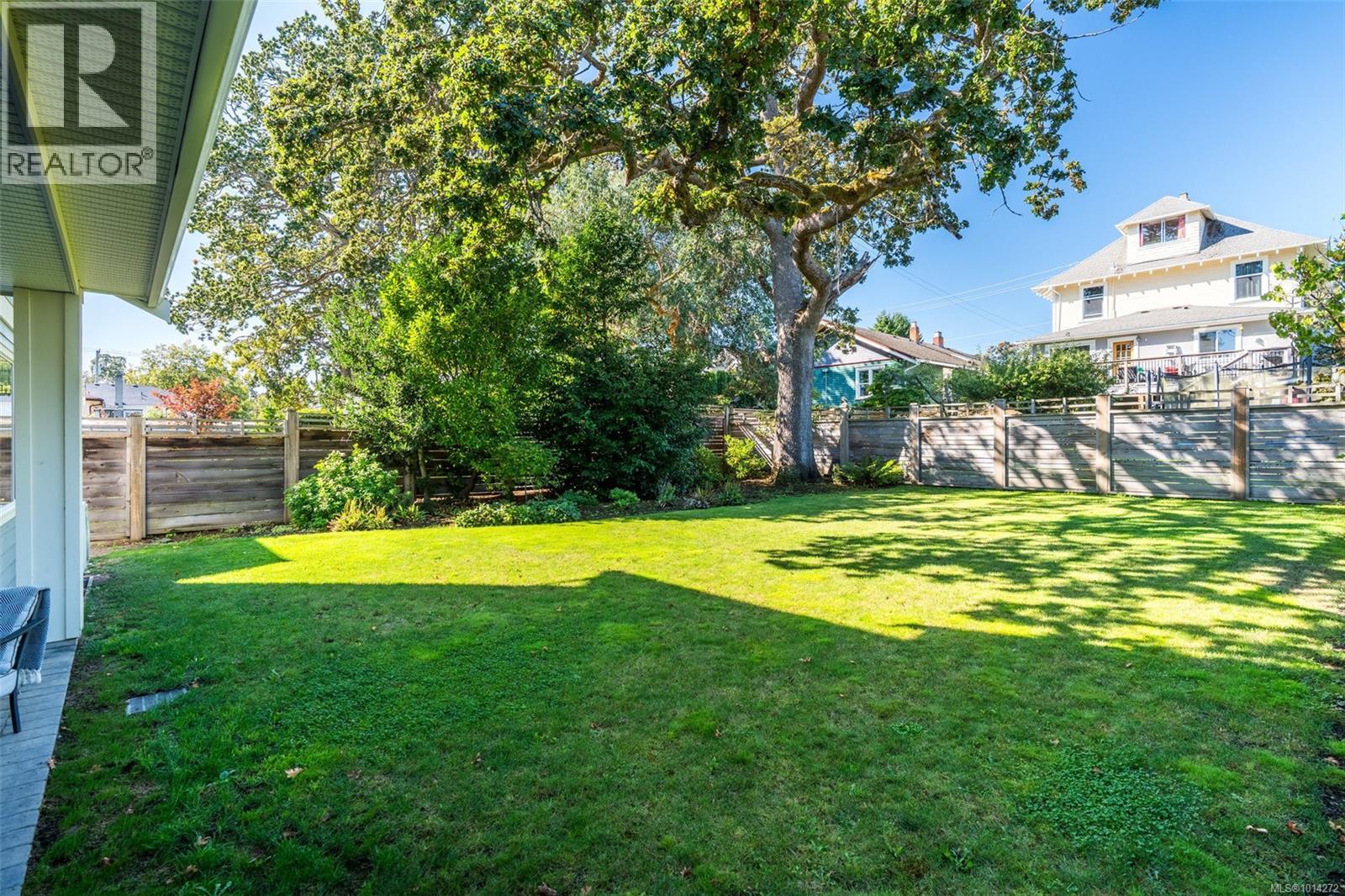 1524 Davie St, Victoria