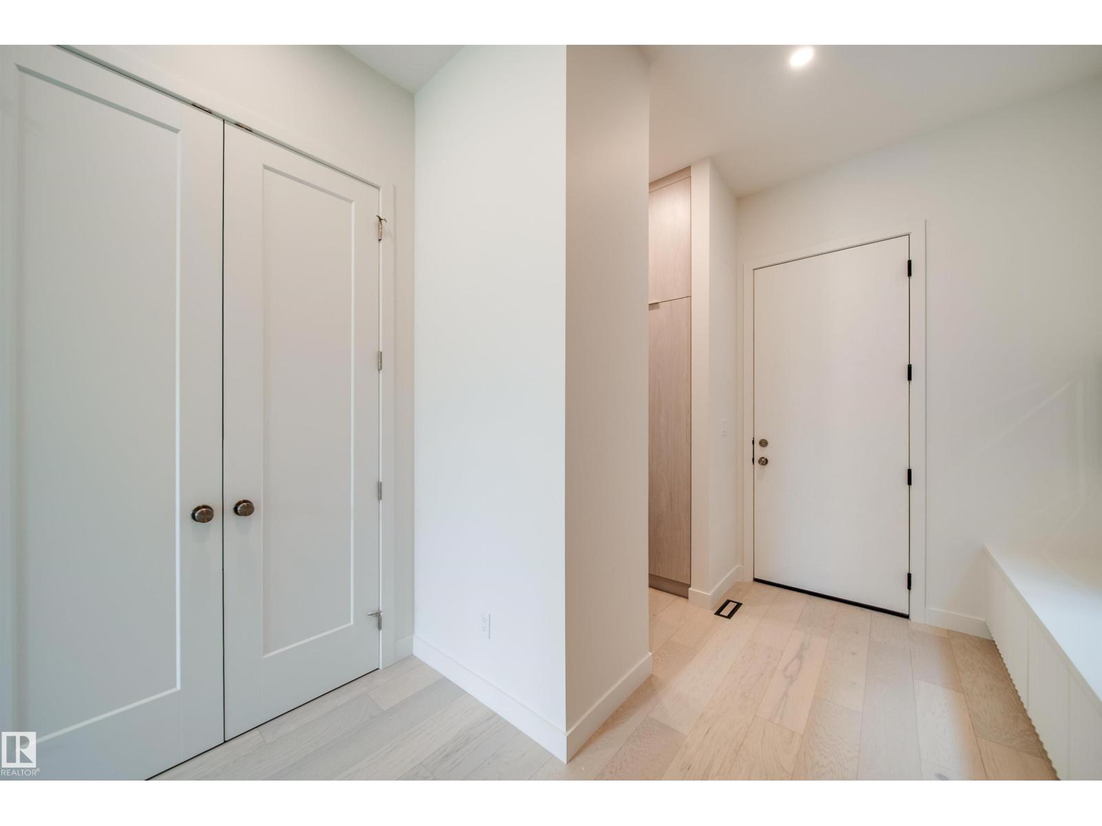 6090 Crawford Dr SW, Edmonton