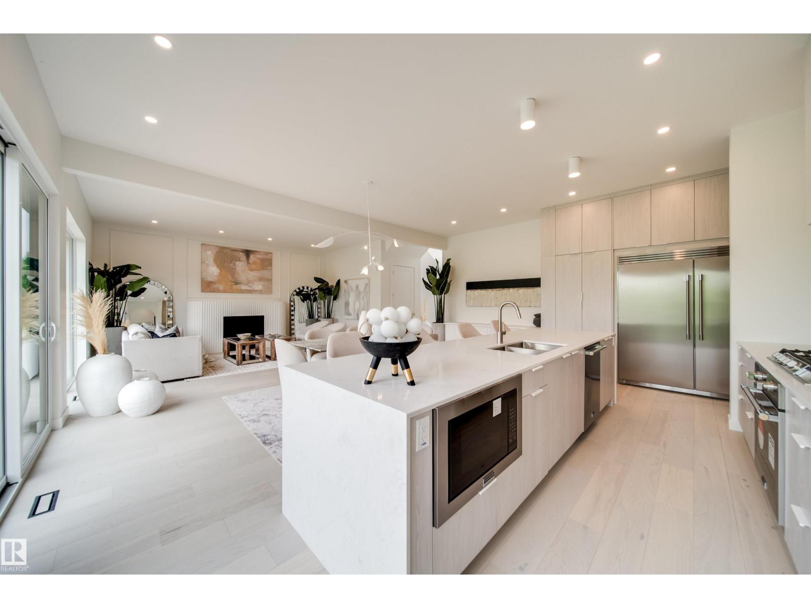 6090 Crawford Dr SW, Edmonton