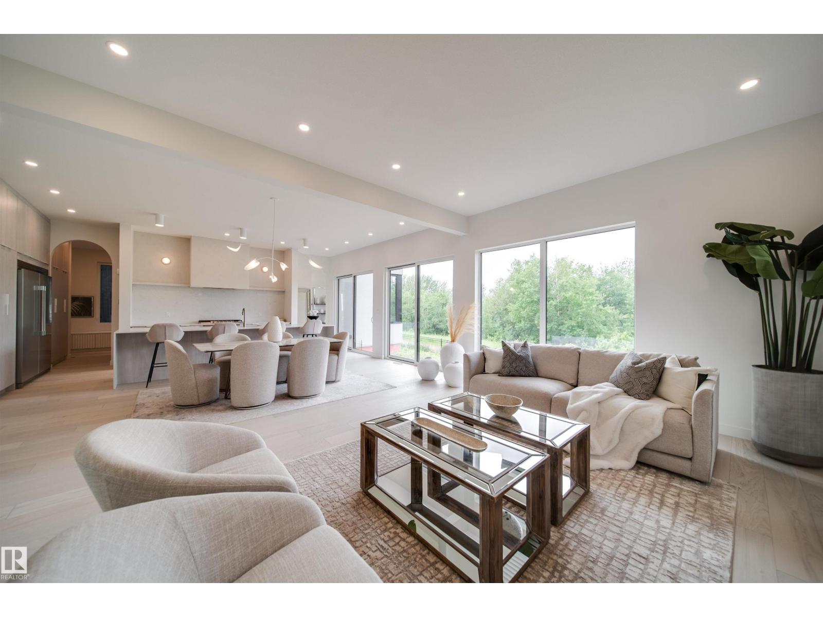 6090 Crawford Dr SW, Edmonton