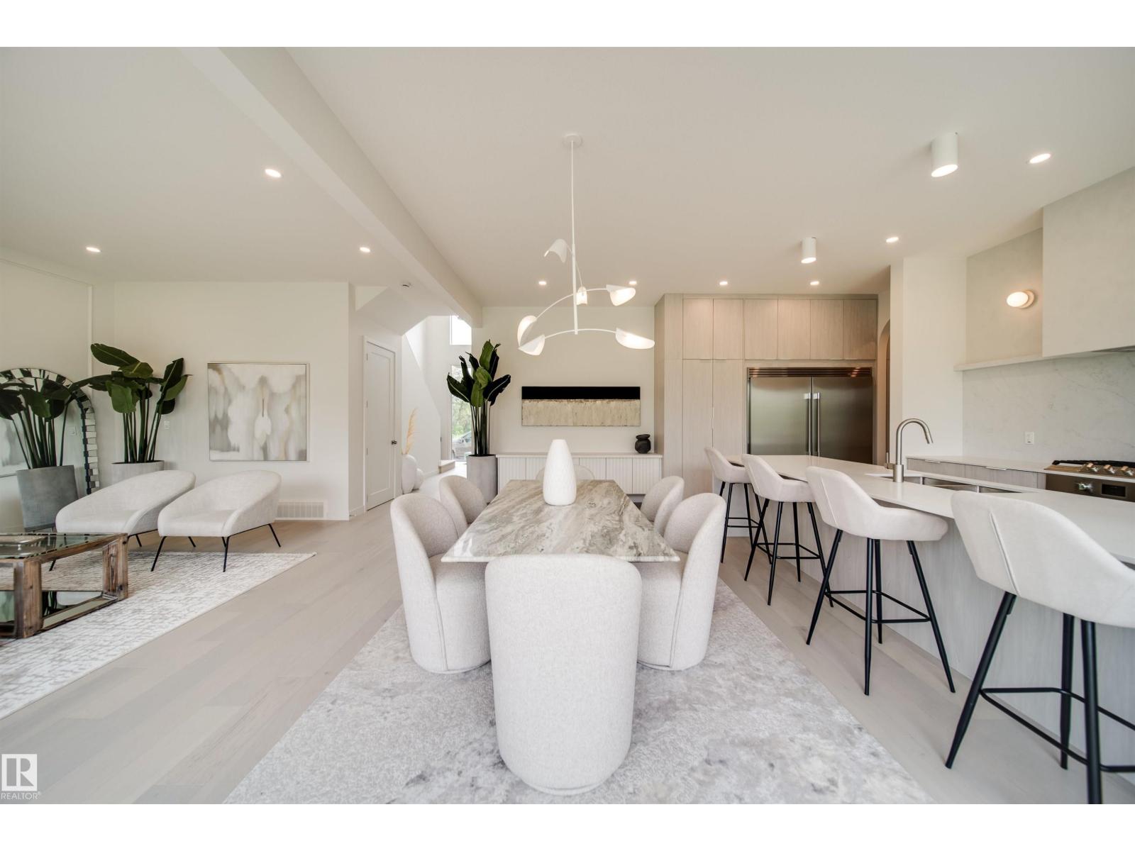 6090 Crawford Dr SW, Edmonton