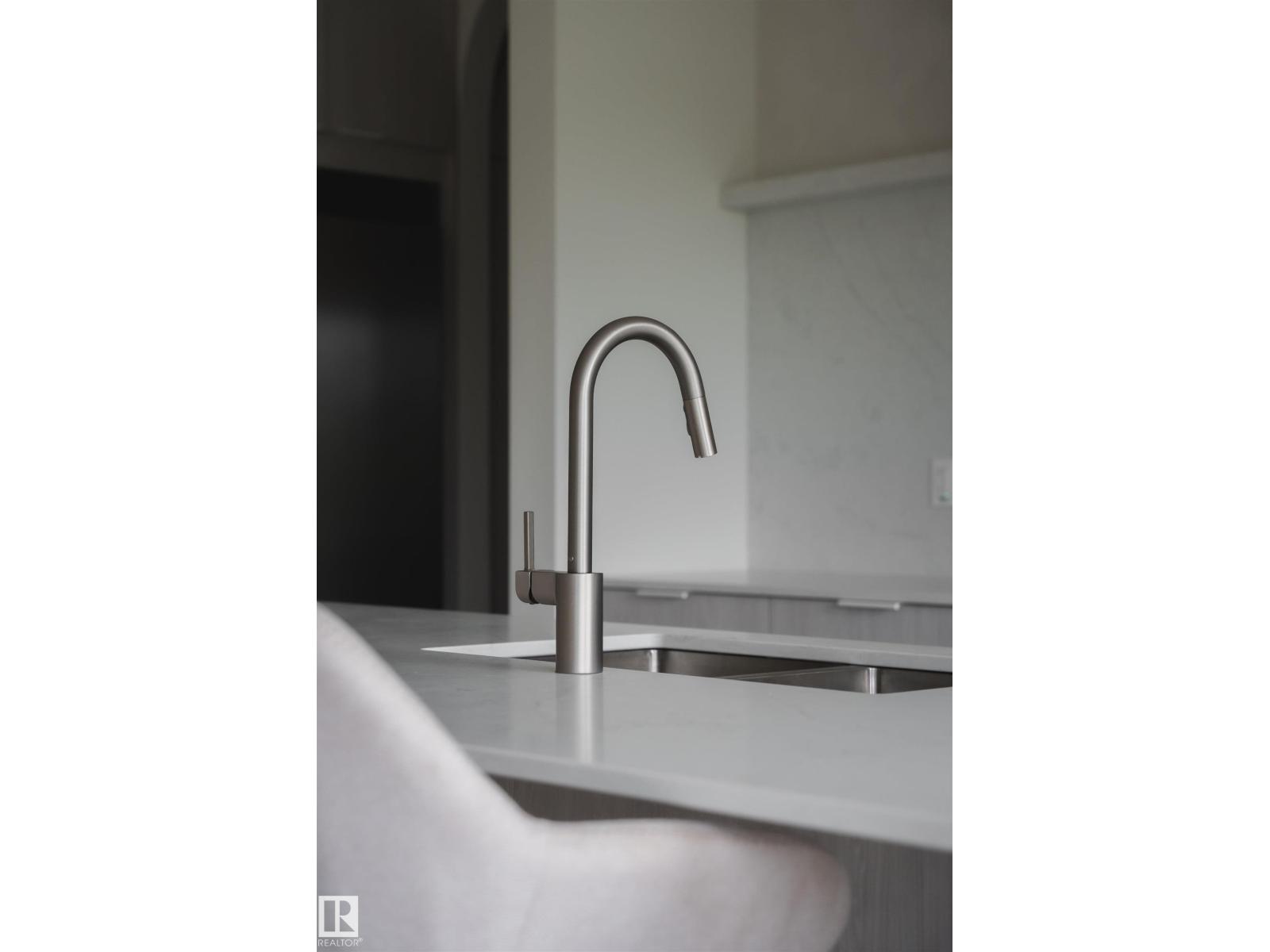 6090 Crawford Dr SW, Edmonton