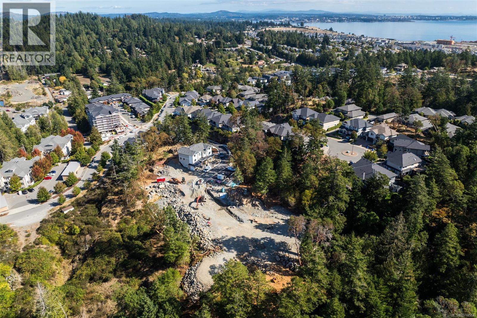 2 571 Bezanton Way, Colwood