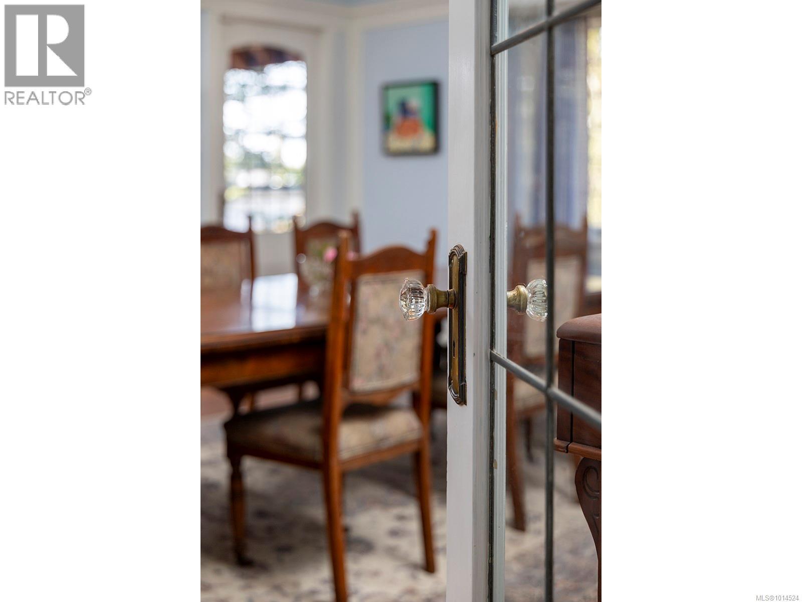  934 A Foul Bay Road, Oak Bay