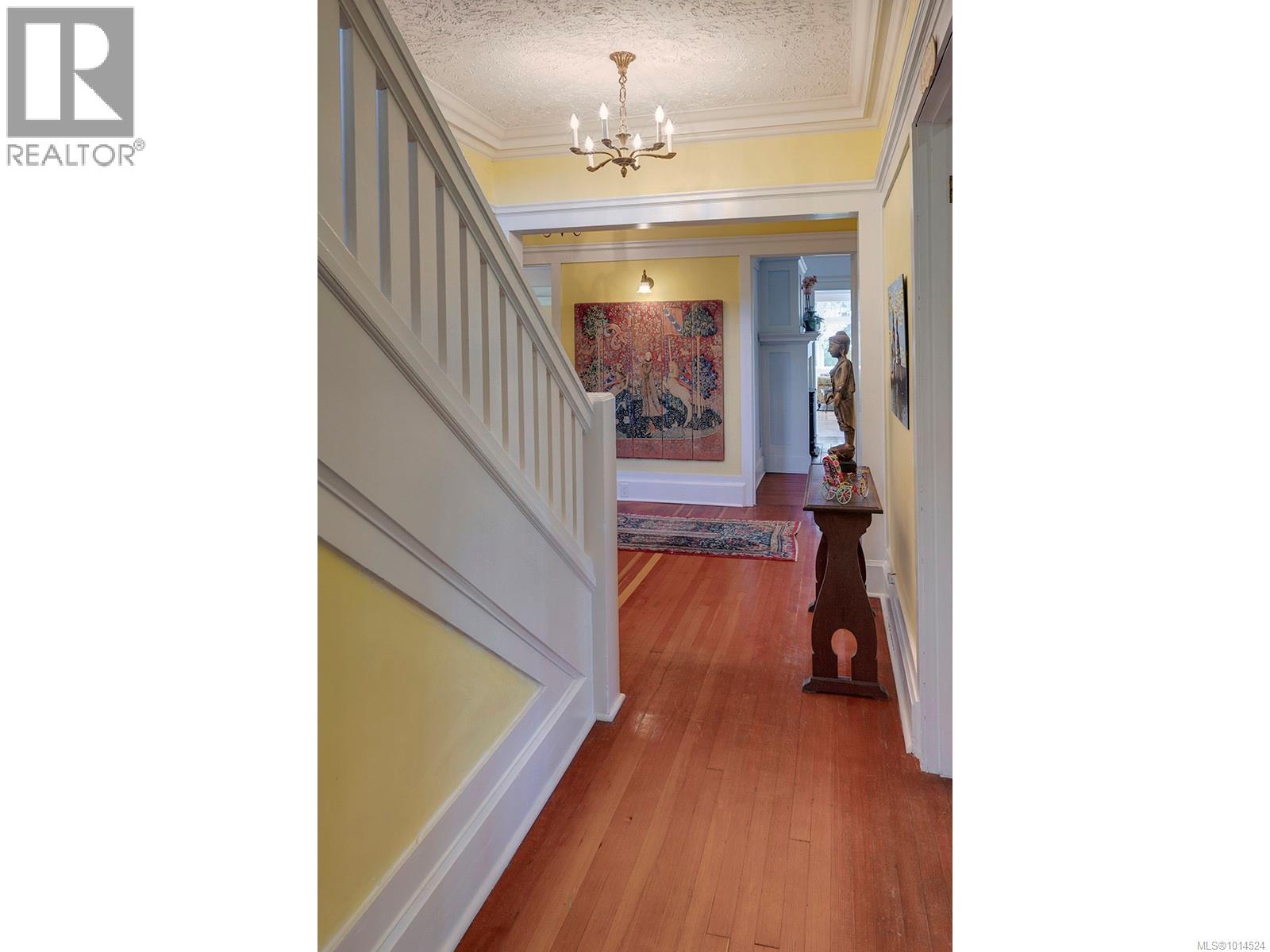  934 A Foul Bay Road, Oak Bay
