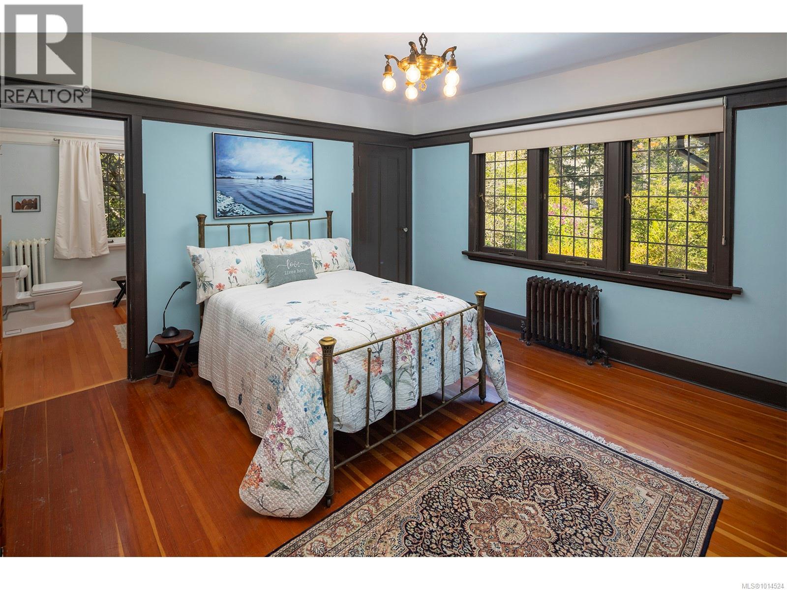  934 A Foul Bay Road, Oak Bay
