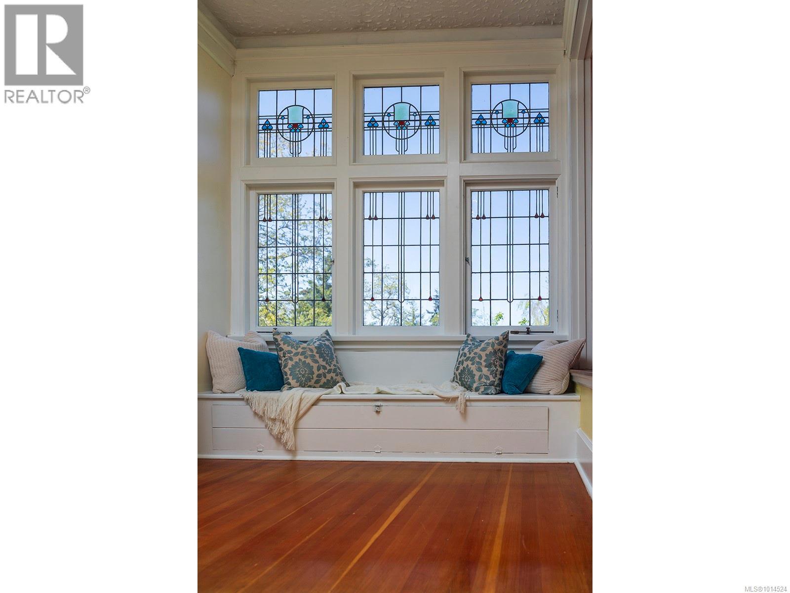  934 A Foul Bay Road, Oak Bay