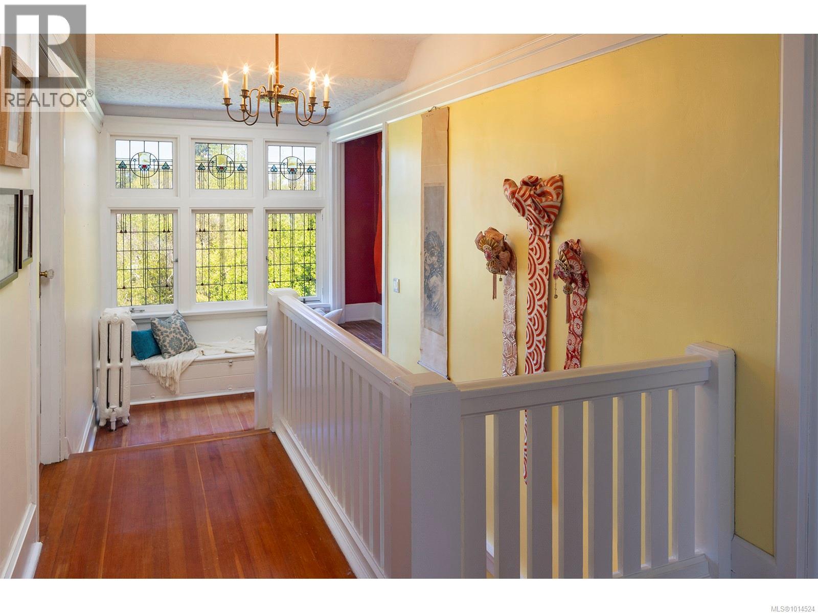  934 A Foul Bay Road, Oak Bay