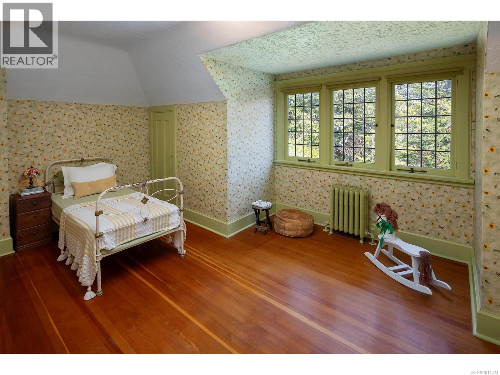  934 A Foul Bay Road, Oak Bay