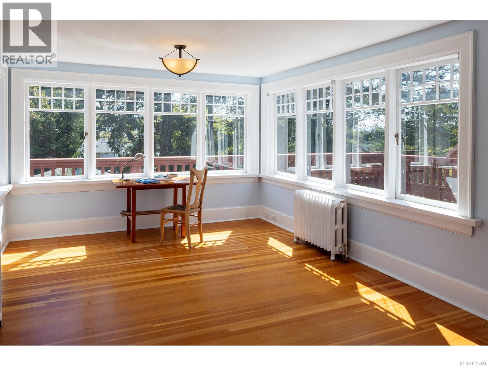  934 A Foul Bay Road, Oak Bay