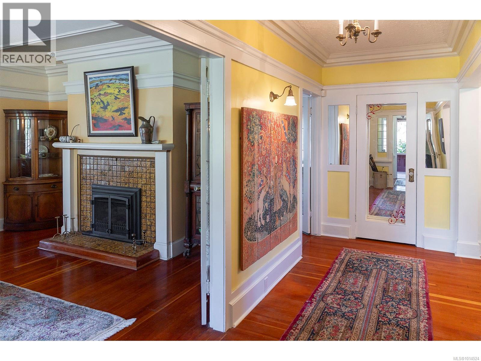  934 A Foul Bay Road, Oak Bay