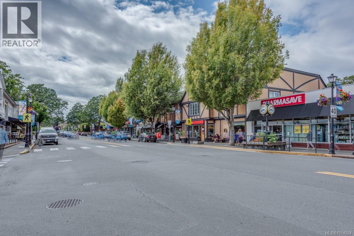  934 A Foul Bay Road, Oak Bay