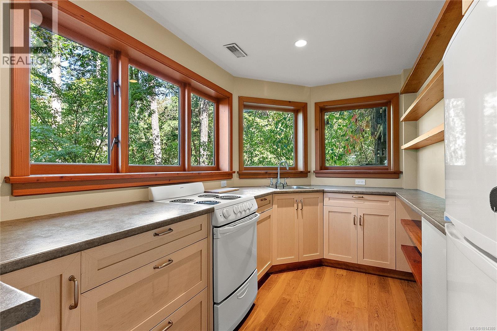 800 Bardsey Lane, Central Saanich