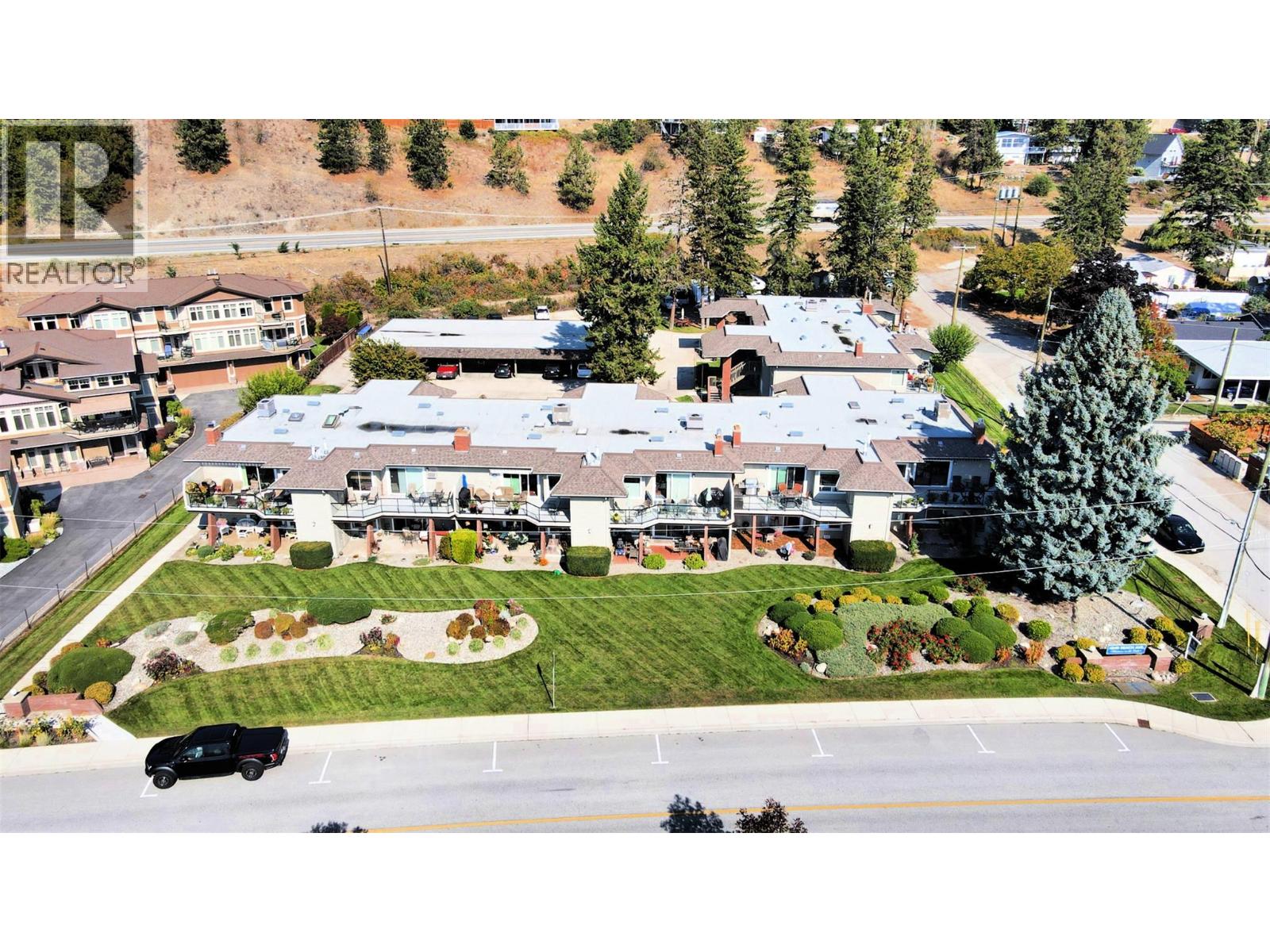 102 4340A Beach Avenue, Peachland