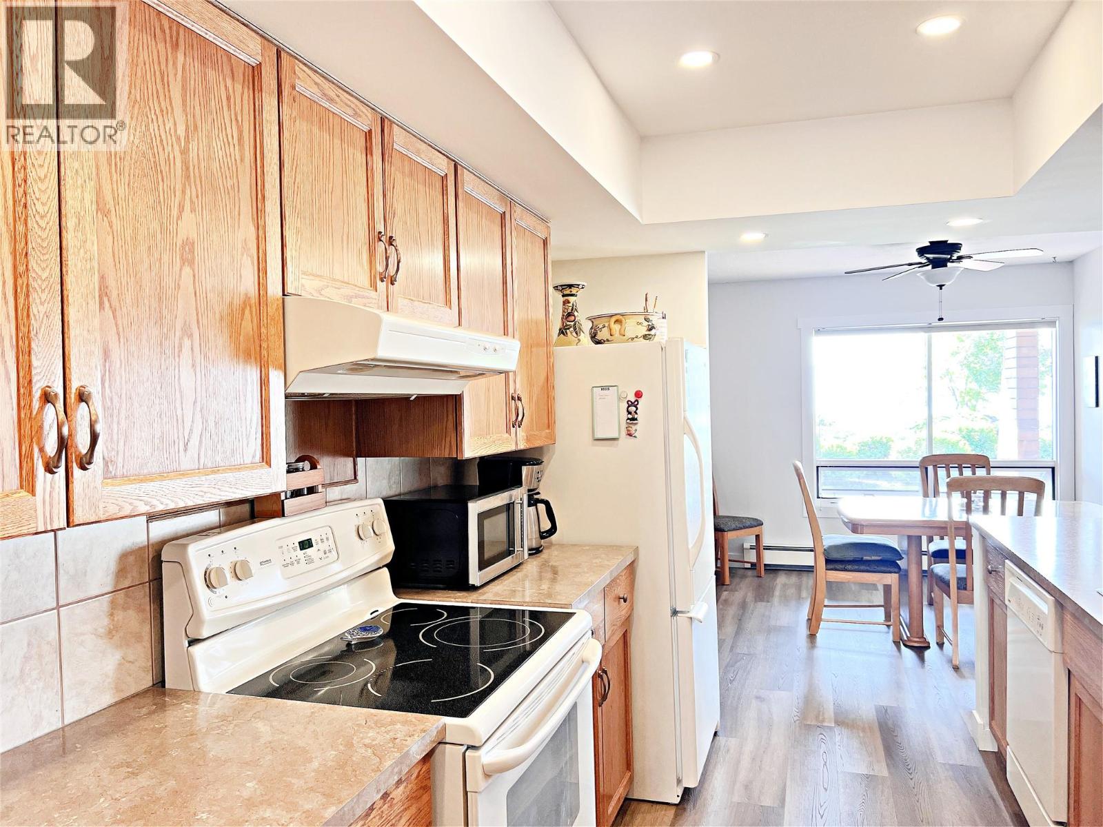 102 4340A Beach Avenue, Peachland