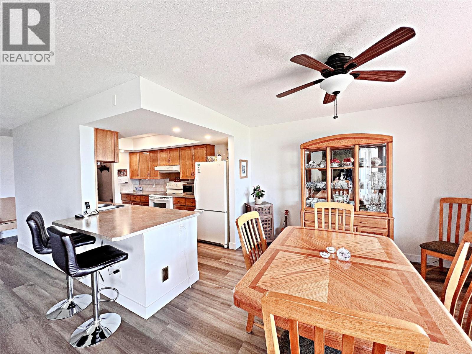 102 4340A Beach Avenue, Peachland