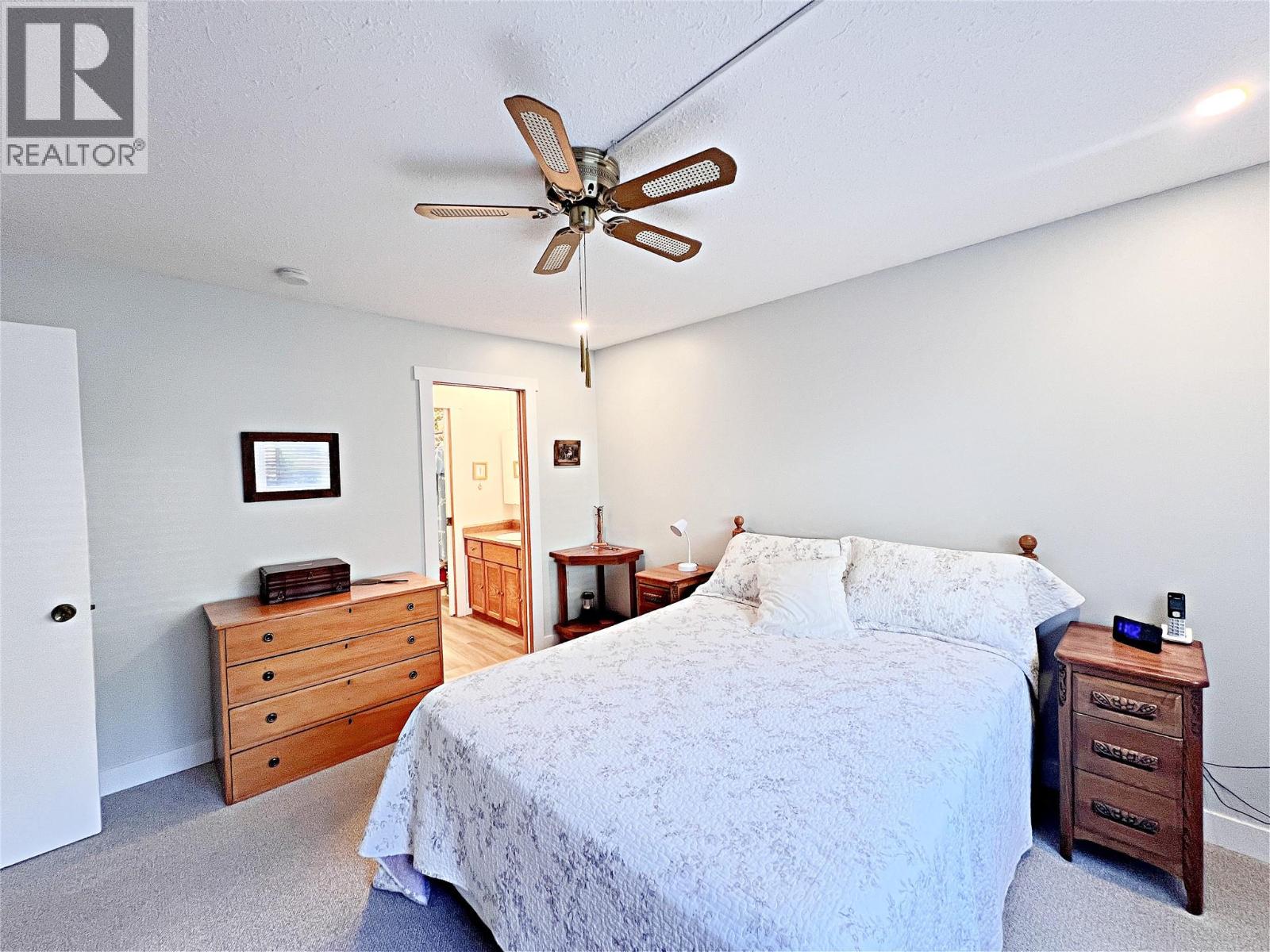 102 4340A Beach Avenue, Peachland