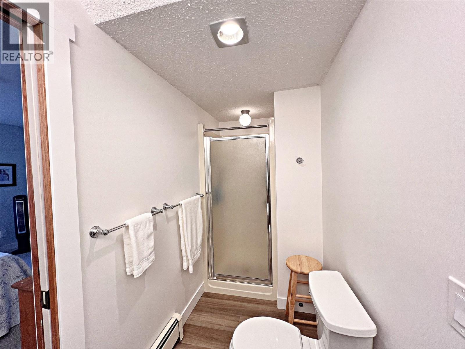 102 4340A Beach Avenue, Peachland