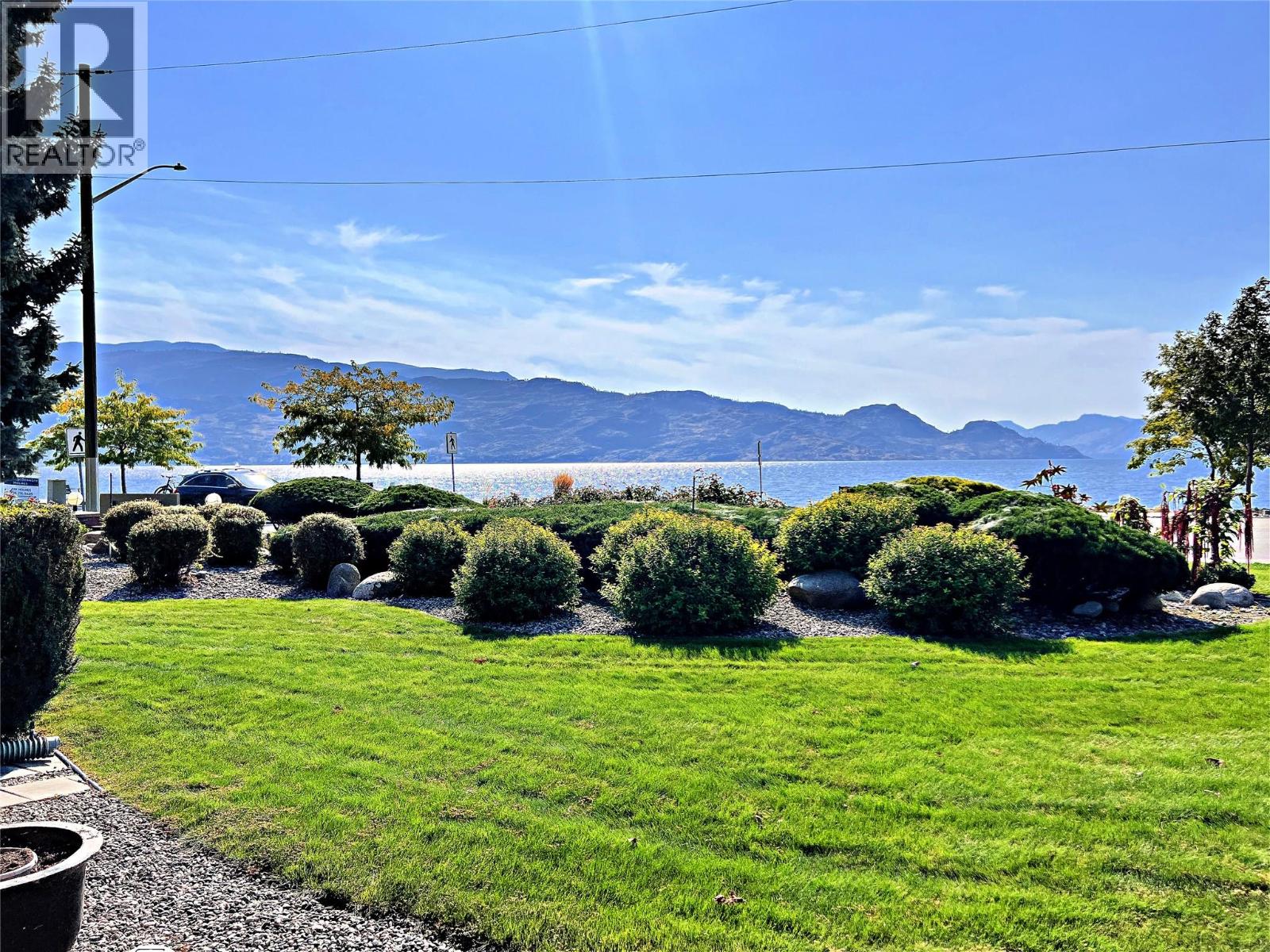 102 4340A Beach Avenue, Peachland