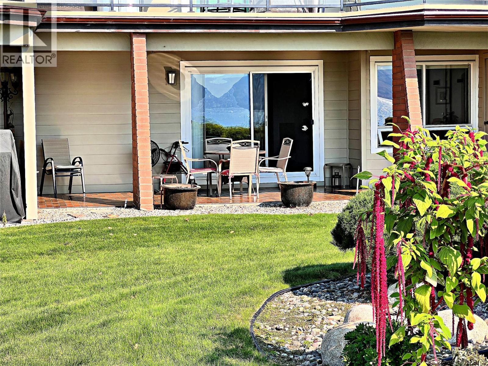 102 4340A Beach Avenue, Peachland