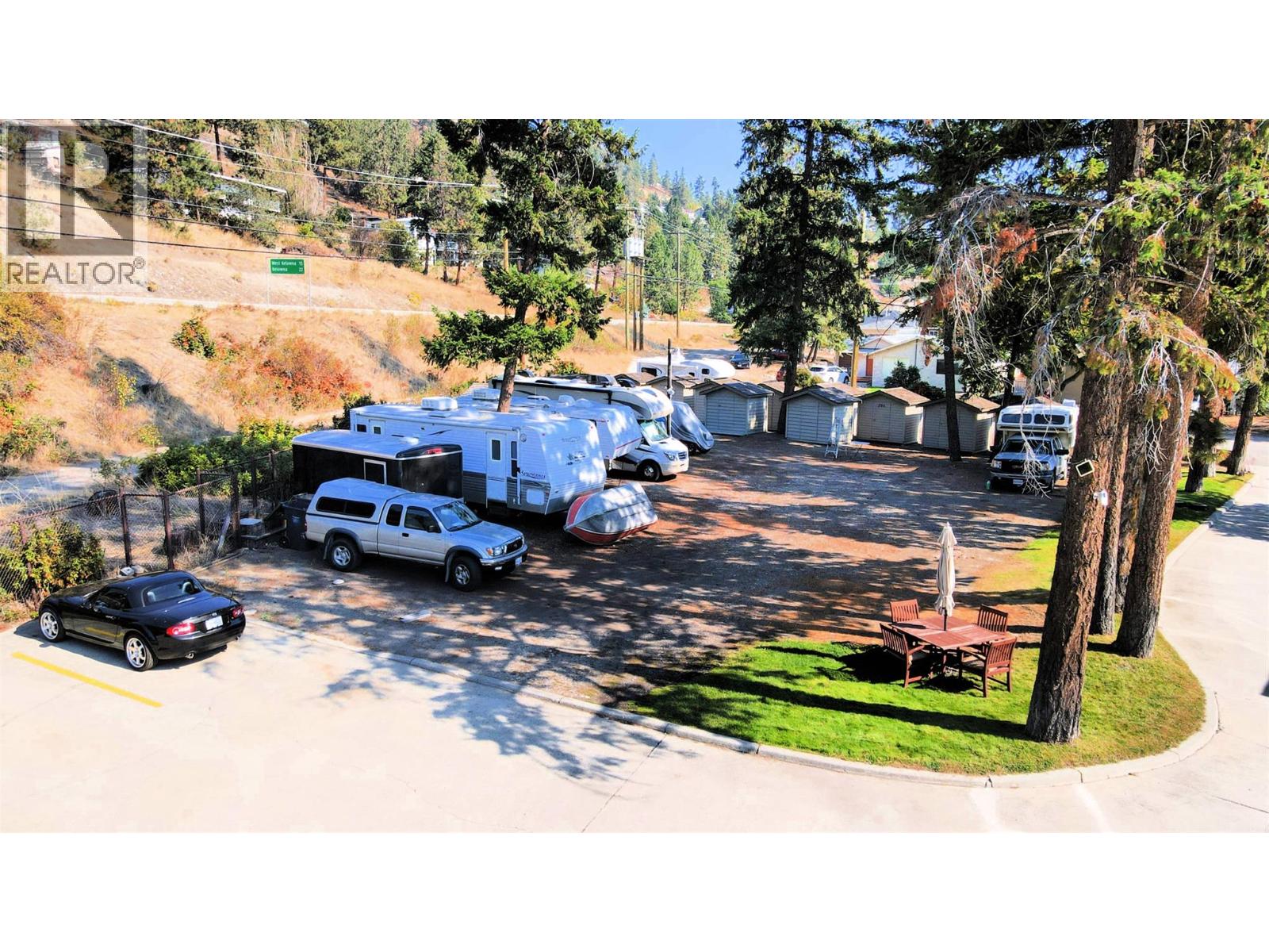 102 4340A Beach Avenue, Peachland