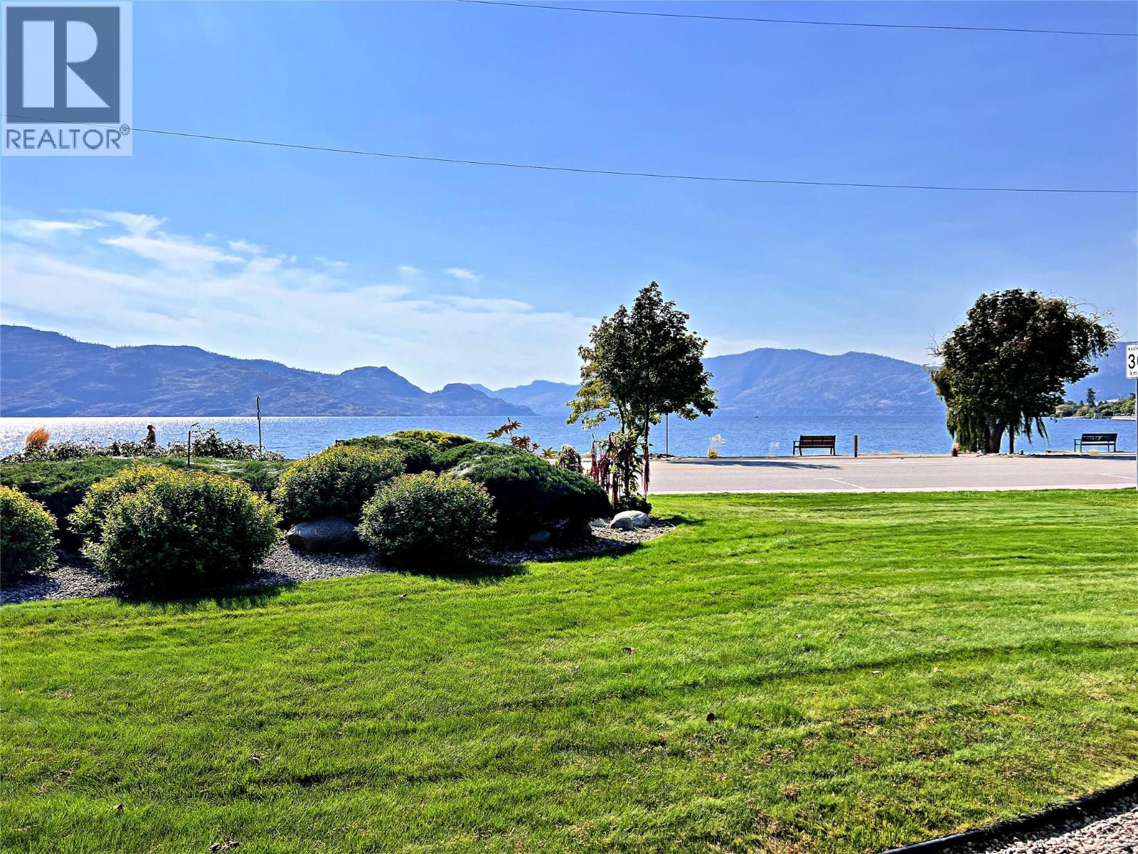102 4340A Beach Avenue, Peachland