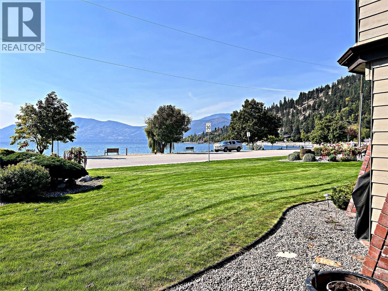 102 4340A Beach Avenue, Peachland