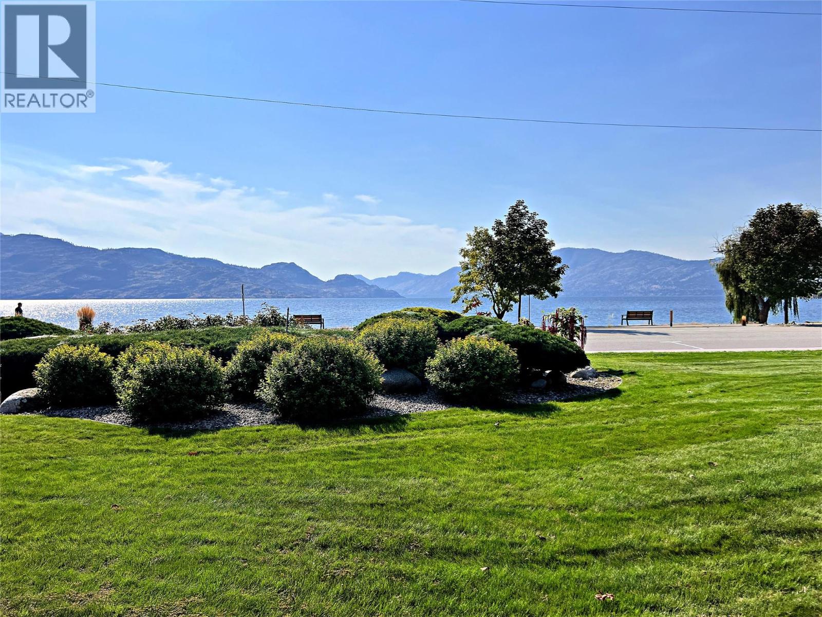102 4340A Beach Avenue, Peachland