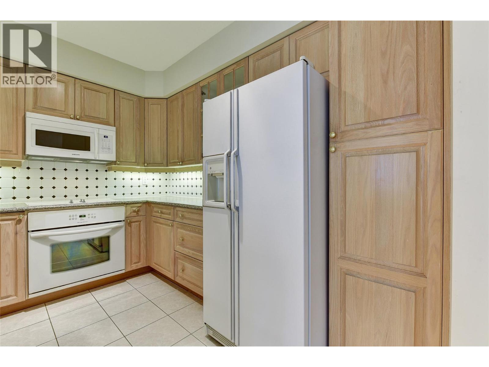 606 1152 Sunset Drive, Kelowna