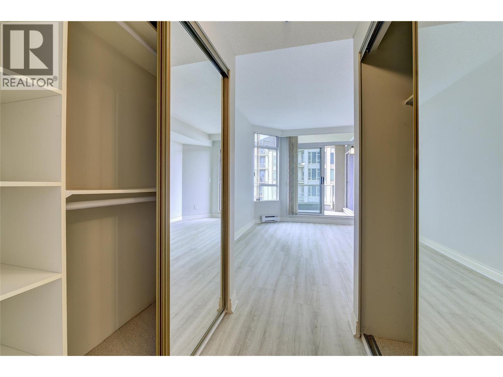 606 1152 Sunset Drive, Kelowna