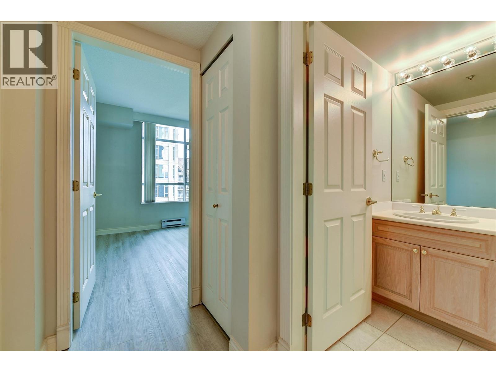 606 1152 Sunset Drive, Kelowna