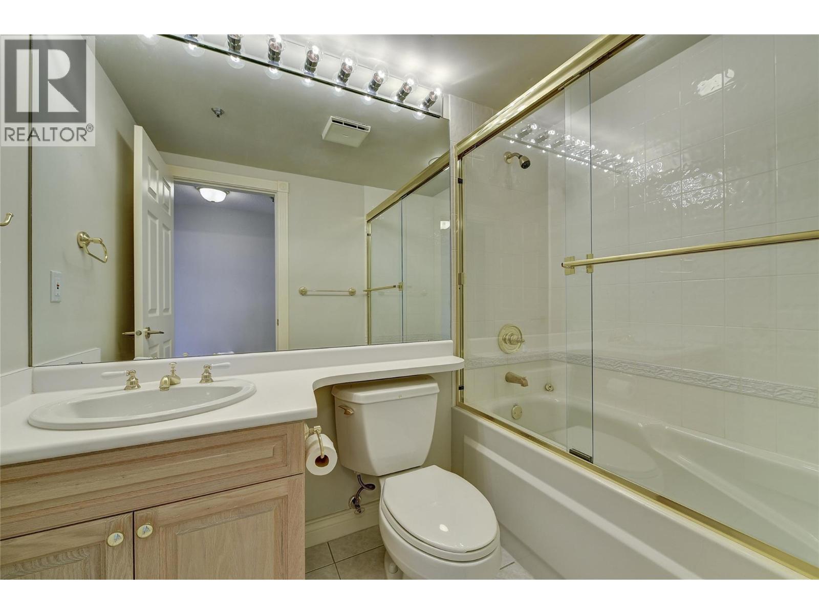 606 1152 Sunset Drive, Kelowna