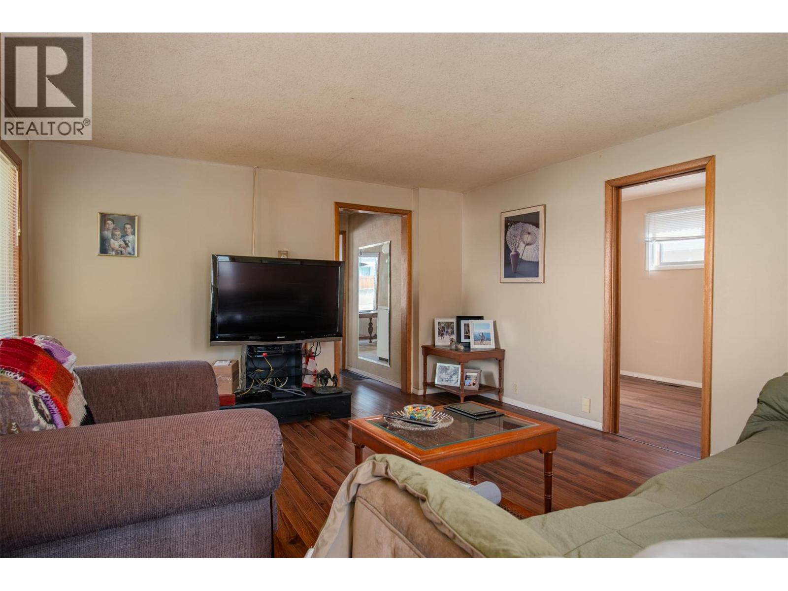 1338 Third Avenue, Trail