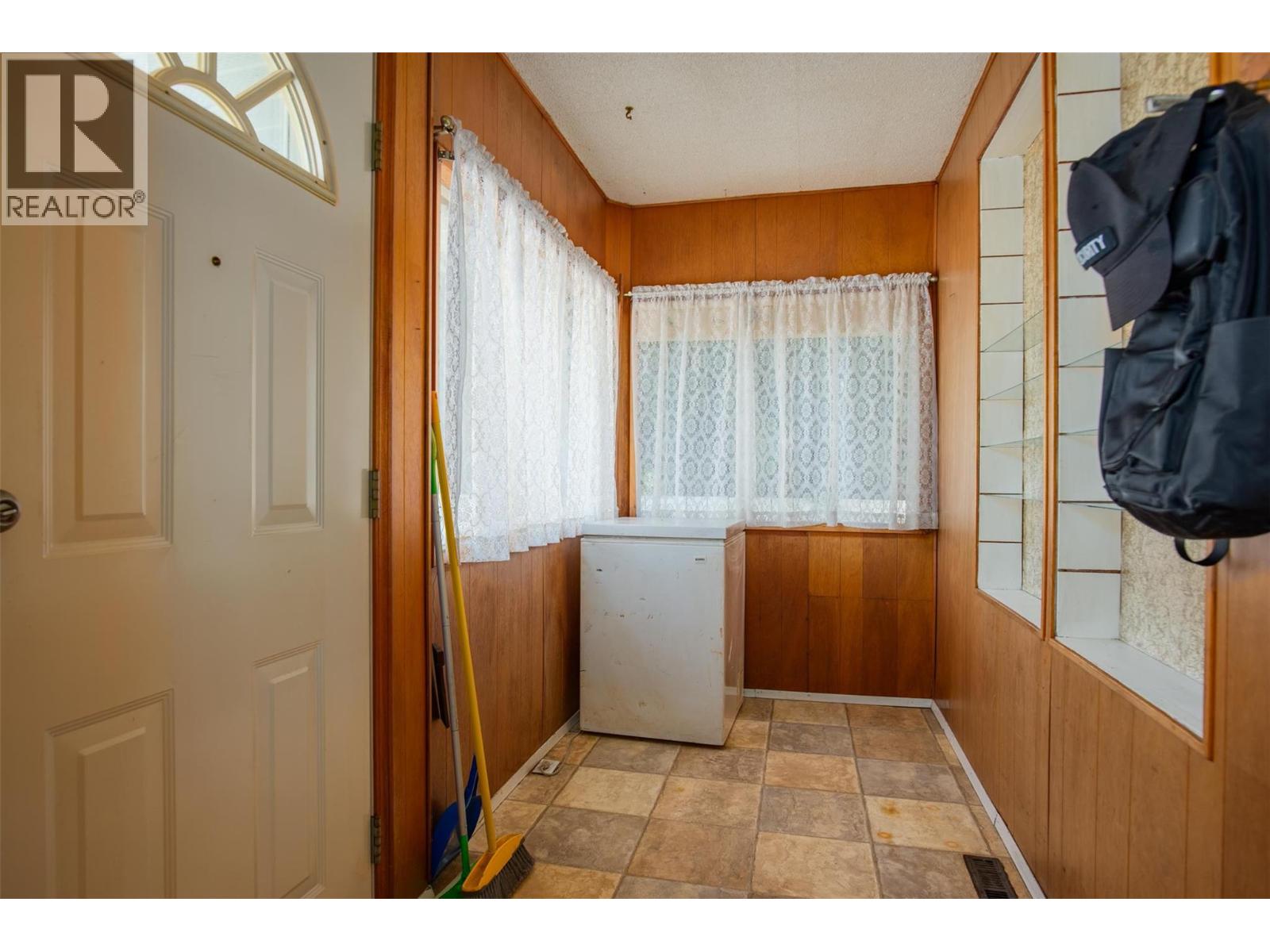 1338 Third Avenue, Trail